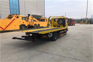 乡城非事故拖车